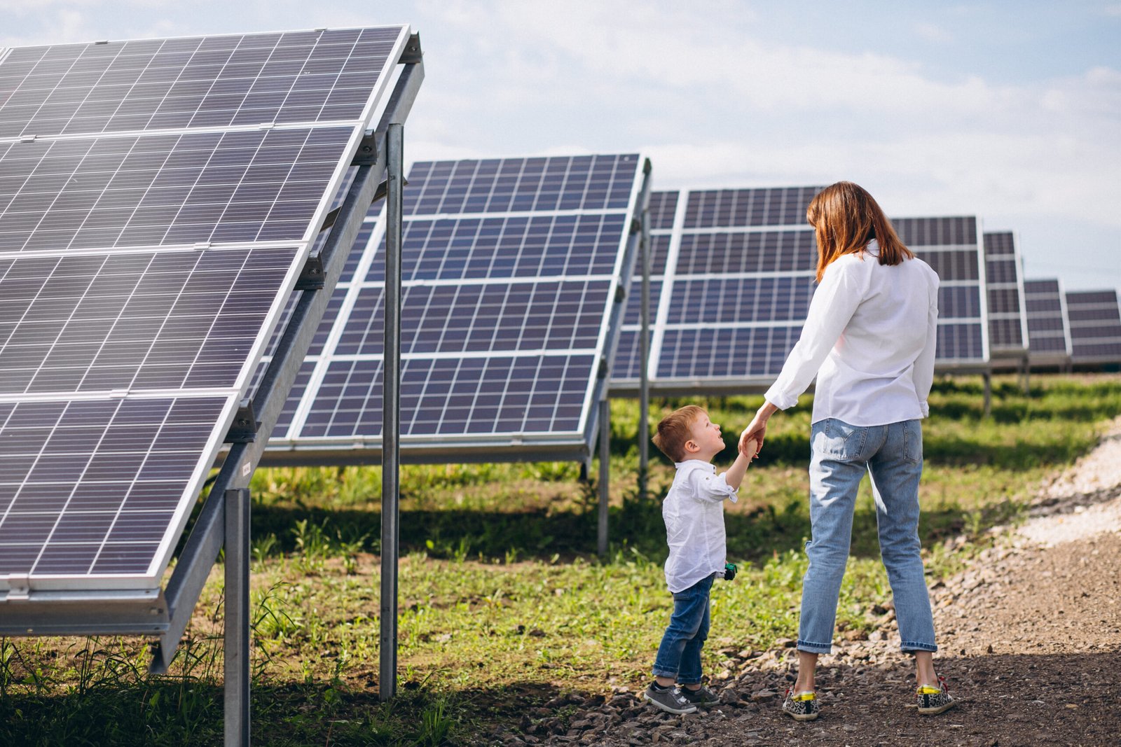 Économisez sur le coût de votre facture avec les plaques solaires en Suisse